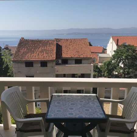 Apartments Dani Bol Bagian luar foto