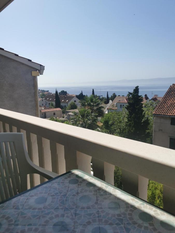 Apartments Dani Bol Bagian luar foto